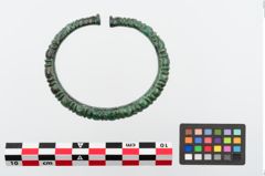 Foto von Bronzeperlarmreif (NHMW-PRAE-024324)